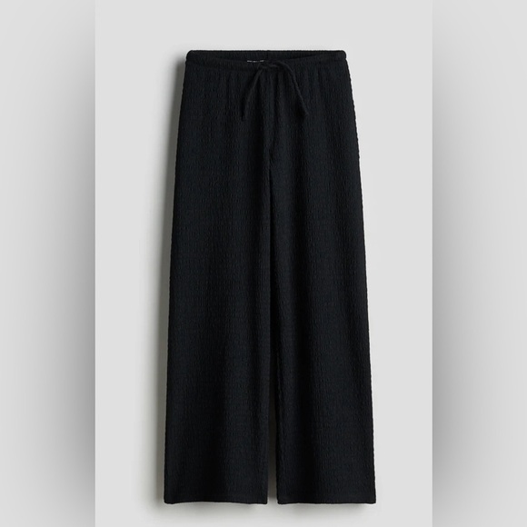 H&M Pants - H&M Crinkled Black Women's Pants Size M